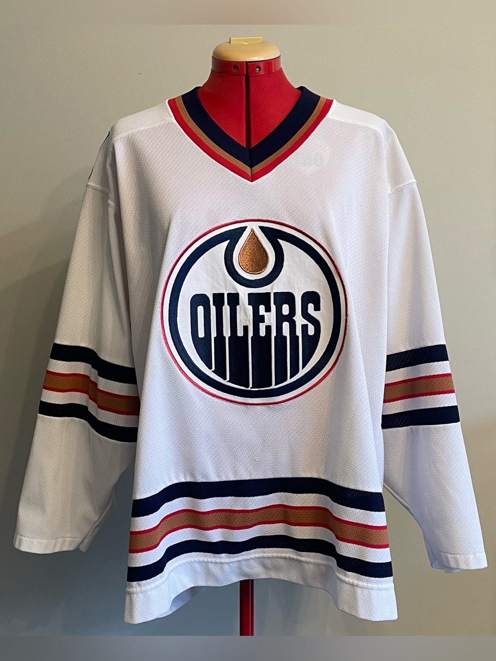 CCM - NHL Edmonton Oilers jersey Size Large